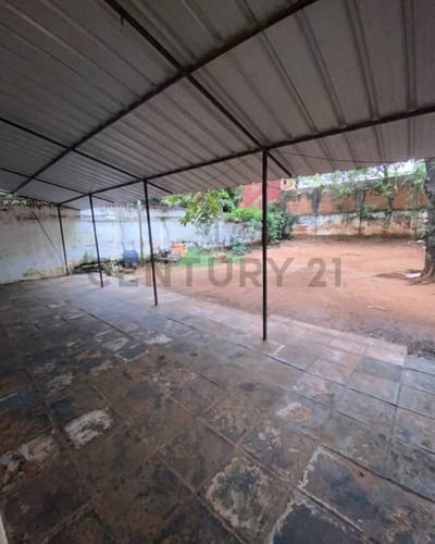 Vendo amplia propiedad en Barrio Vista Alegre - Asuncion