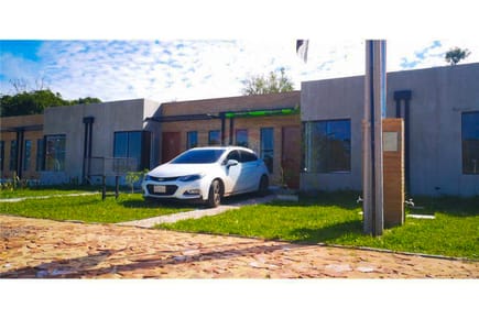 Casa a Estrenar en Condominio Terra II, Ñemby – 198 m² de Terreno y Patio Amplio