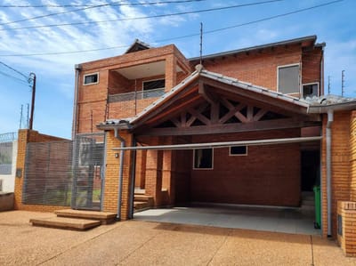 En venta Hermosa Casa Con Piscina En Lambaré