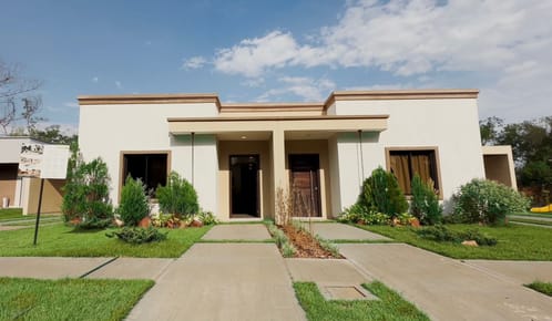 CASA BARRIO CERRADO- LUQUE