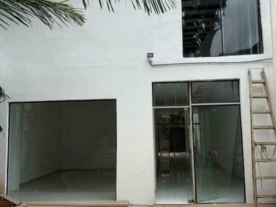 ALQUILO IMPORTANTE PROPIEDAD PARA OFICINAS