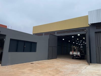 Amplió Tinglado ideal para tu Empresa en Alquiler en Luque ????????