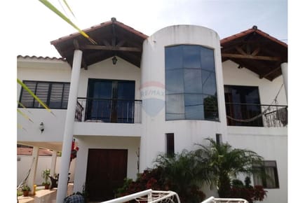 Hermosa casa de 2 plantas