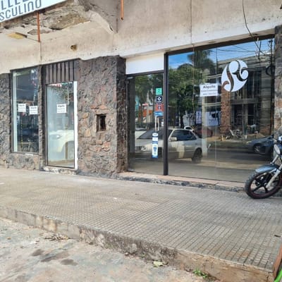 ALQUILO SALÓN COMERCIAL EN FERNANDO DE LA MORA 