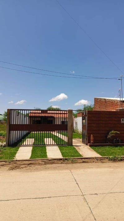 CASA EN VENTA – SATÉLITE NORTE, URBANIZACIÓN JUAN PABLO II