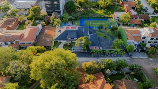 Exclusiva residencia en venta – Asunción, barrio Santo Domingo