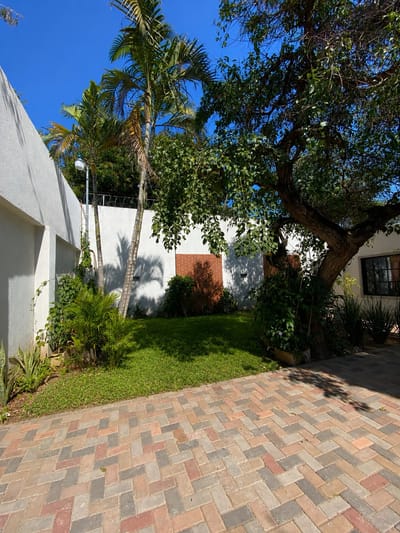 CASA A ESTRENAR CON QUINCHO Y PATIO EN ALQUILER – BARRIO SANTA LIBRADA