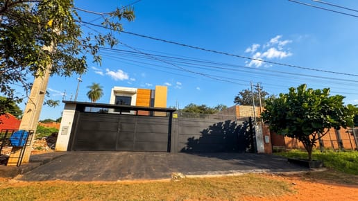 Vendo Casa Amoblada Laurelty Luque 12 x 34  