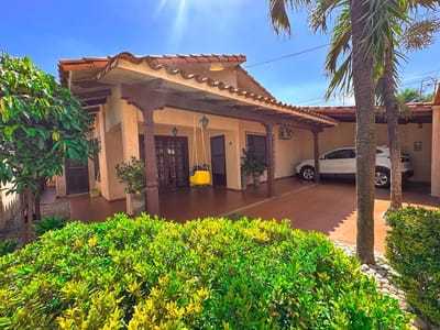 CASA AMPLIA A UNAS CUADRAS DE 2DO ANILLO Y AV. SAN AURELIO