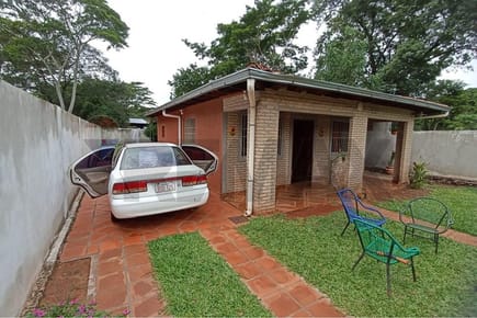 Vendo amplia casa de 3 habitaciones en Ñemby barrio rincón 