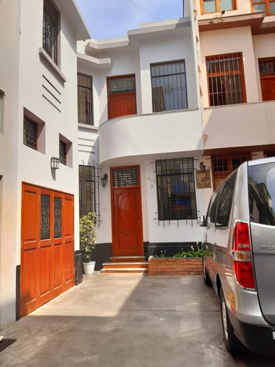 Alquilo Casa para Vivienda u Oficinas Av Arenales 650 A