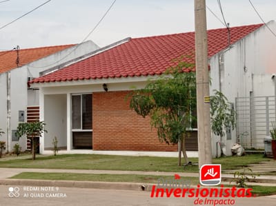 AMPLIA CASA EN VENTA DE 4 DORMITORIOS