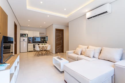 Casa De 3 Dormitorios En Barrio Cerrado De Luque