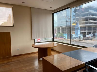 VENTA DE OFICINAS Y DEPOSITOS SOBRE AV. ARTIGAS