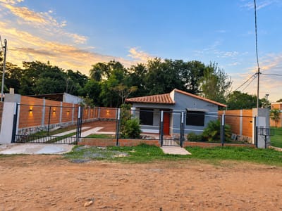 CASA EN VENTA EN LUQUE | EXCELENTE UBICACIÓN