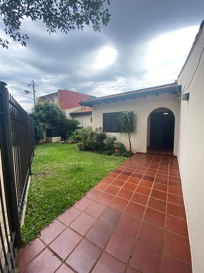VENDO CASA EN FERNANDO DE LA MORA