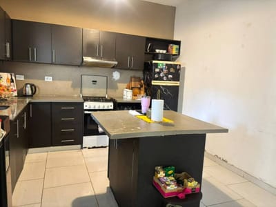 En venta Amplia Residencia En barrio Gral Días  Asunción