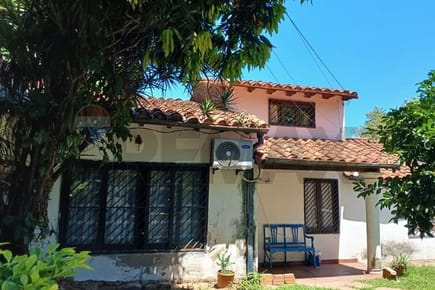 EN VENTA CASA EN TRINIDAD A REFACCIONAR