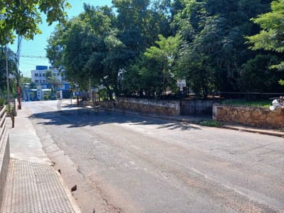 Terreno a 30 mt de Avda. Mcal. López, zona curva de la muerte