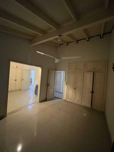 VENDO HERMOSA MANSIÓN VINTAGE - Barrio Mburicao - Asunción
