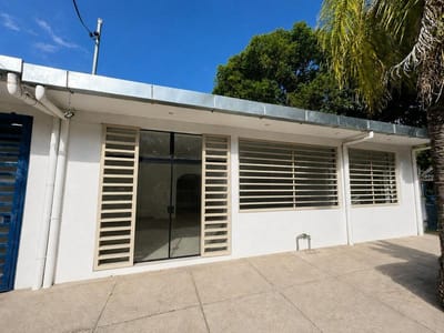 En alquiler Local comercial zona norte av Banzer entre 2do y 3er anillo