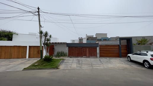 Casa Frente Al Mar En La Encantada De Villa – Chorrillos