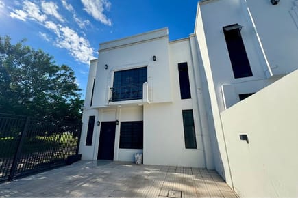 VENDO DUPLEX EN  LAMBARE 