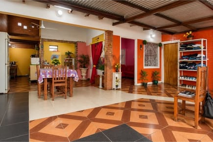 VENDO CASA A METROS DE LA RUTA LUQUE - LIMPIO