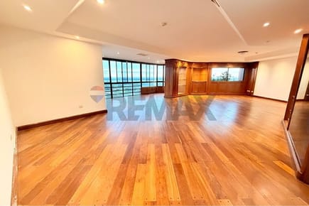 EN VENTA DEPARTAMENTO FRENTE AL YACHT