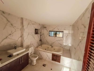 EN VENTA - HERMOSO DUPLEX EN LAMBARÉ