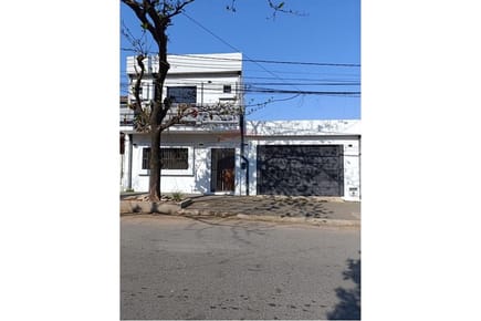 VENDO DUPLEX EN LAMBARÉ BARRIO PALOMAR