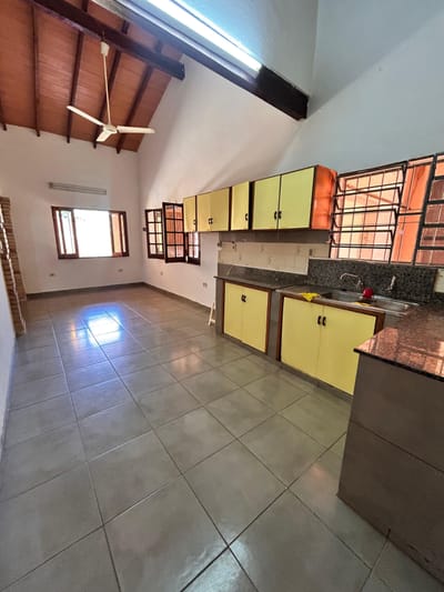  En Venta Casa en planta baja Lambare.