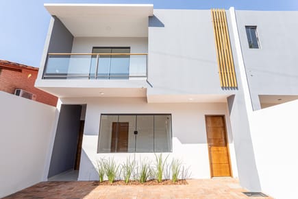 Vendo Hermoso Duplex En Fdo De La Mora Zona Norte
