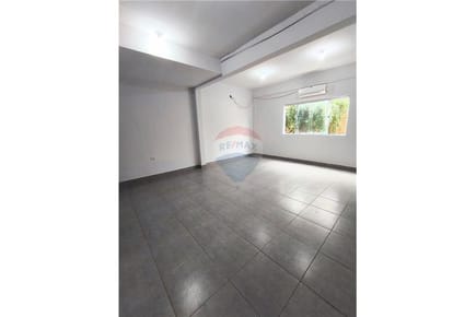 Local Comercial - Alquiler - Luque, Paraguay