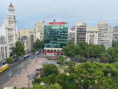 VENTA  CENTRO AMPLIO MONOAMBIENTE