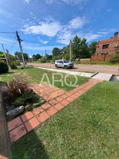 Alquiler de 3 dormitorios y 2 baños en Barrio Jardín