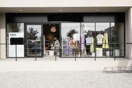 Local Comercial muy cerca del Shopping Costa Urbana.
