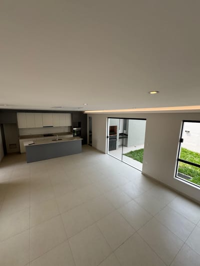 VENDO DUPLEX- LUQUE ZONA AEROPUERTO 