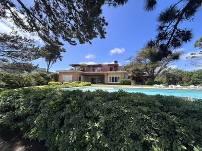Hermosa casa en Solanas en primera linea al mar