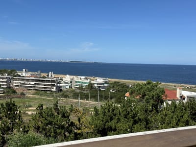Venta apartamento en Punta Ballena con excelente vista al mar