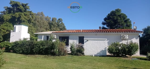Vende Chacra amplio, con casa de 3 dormitorios en Camino de los Ceibos, San Carlos.
