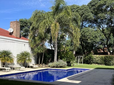 Exclusiva Casa en Venta en Punta Gorda 5 Dormitorios Diseño Inteligente con Enfoque en Confort y Seg