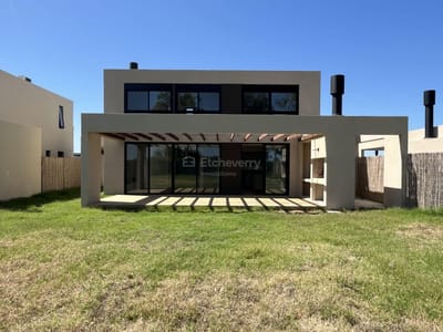 Venta casa 4 dormitorios en Huertas de los Horneros