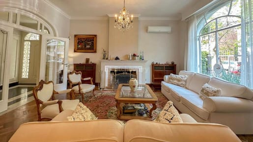 Venta espectacular casa de estilo 4 dormitorios jardín piscina y barbacoa en Pocitos