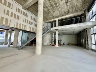 Venta gran local de 430m2 a estrenar en el Centro