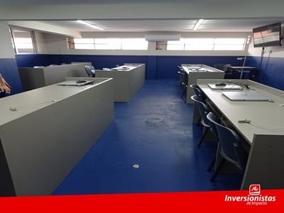 HERMOSA CASA EN ALQUILER PARA EMPRESA - AV. ROCA Y CORONADO