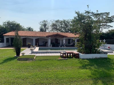 Vendo Casa en Paraguarí en Barrio  con impresionante Vista a los cerros acahay 