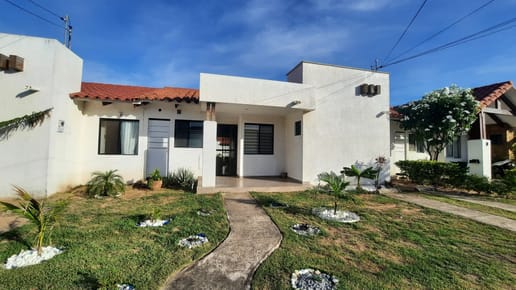 CONDOMINIO FONTANA FAMILY CLUB - CASA EN VENTA