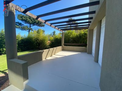 Casa en Rincón del Indio 5 dormitorios con piscina