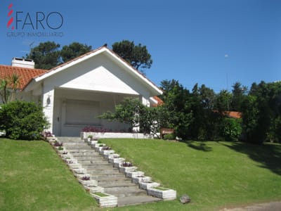 Casa en Cantegril, 3 dormitorios *